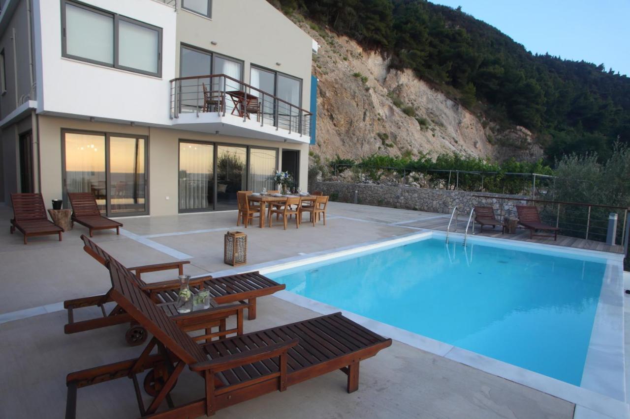 Capro - Milos Bay Villas Agios Nikitas Exterior photo